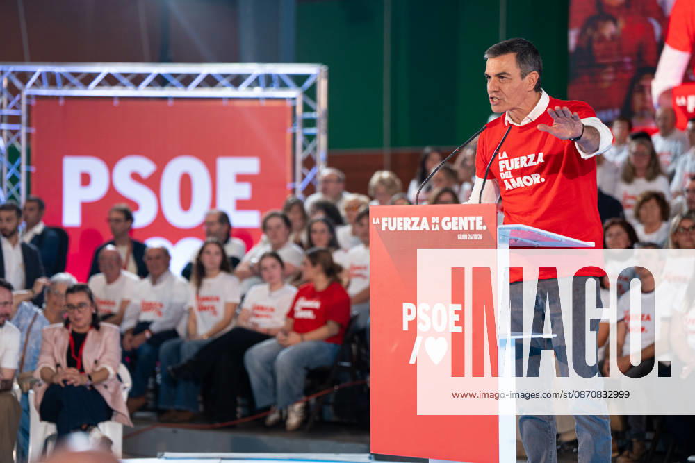Sánchez Speaks at a Pre-Campaign Event in Gijón The secretary-general of the PSOE and Prime Minister, Pedro Sánchez, speaks at a pre-campaign event for the party on October 26, 2026, in Gijón, Asturias, Spain. Prime Minister Pedro Sánchez visits Gijón, combining an institutional agenda with a key pre-campaign event ahead of the upcoming general election on November 29. OCTOBER 26, 2026 Gijón, Asturias Gijón, Asturias, Spain