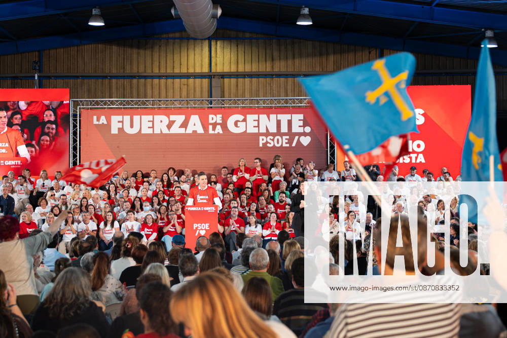 Sánchez Speaks at a Pre-Campaign Event in Gijón The secretary-general of the PSOE and Prime Minister, Pedro Sánchez, speaks at a pre-campaign event for the party on October 26, 2026, in Gijón, Asturias, Spain. Prime Minister Pedro Sánchez visits Gijón, combining an institutional agenda with a key pre-campaign event ahead of the upcoming general election on November 29. OCTOBER 26, 2026 Gijón, Asturias Gijón, Asturias, Spain
