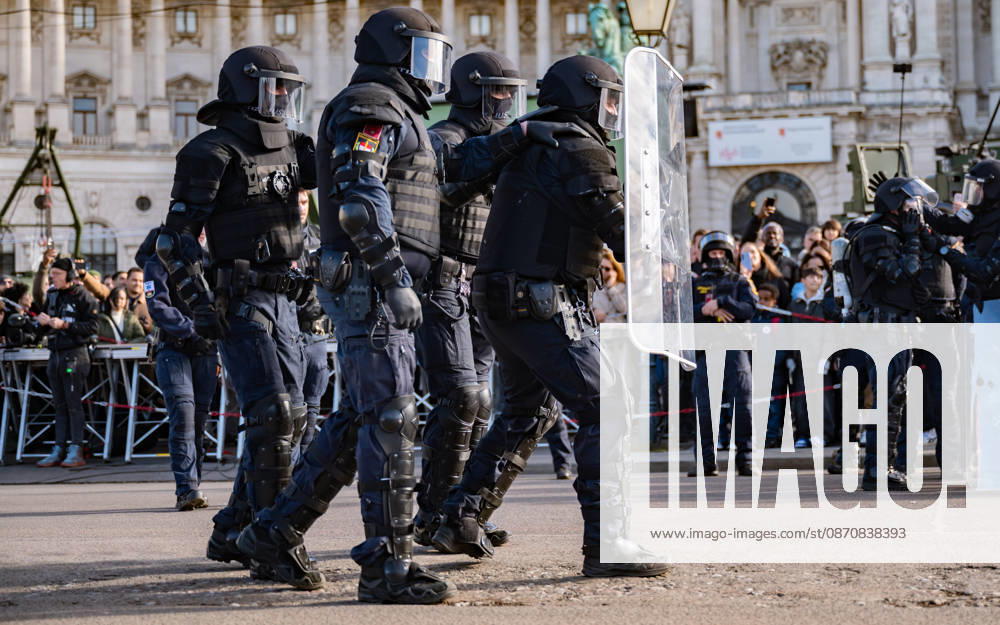 Official celebrations for Austria’s National Day 2026 Oath-taking ceremony during the official celebrations for National Day 2026 at Heldenplatz in Vienna, Austria The Prison Guard Special Operations Unit (JEG) during a demonstration in Vienna at Heldenplatz, Vienna, Austria