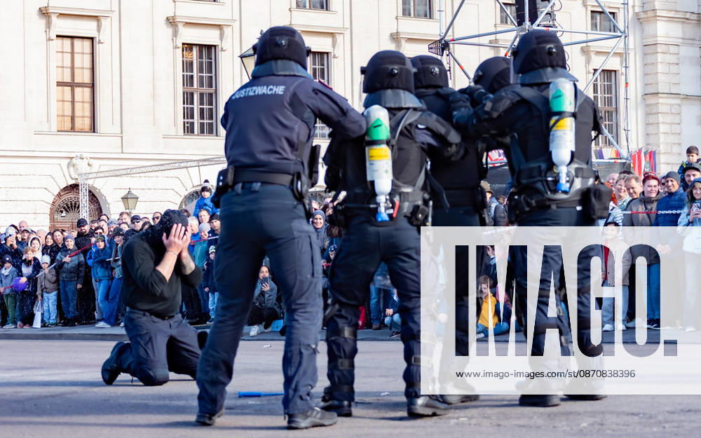 Official celebrations for Austria’s National Day 2026 Oath-taking ceremony during the official celebrations for National Day 2026 at Heldenplatz in Vienna, Austria The Prison Guard Special Operations Unit (JEG) during a demonstration in Vienna at Heldenplatz, Vienna, Austria