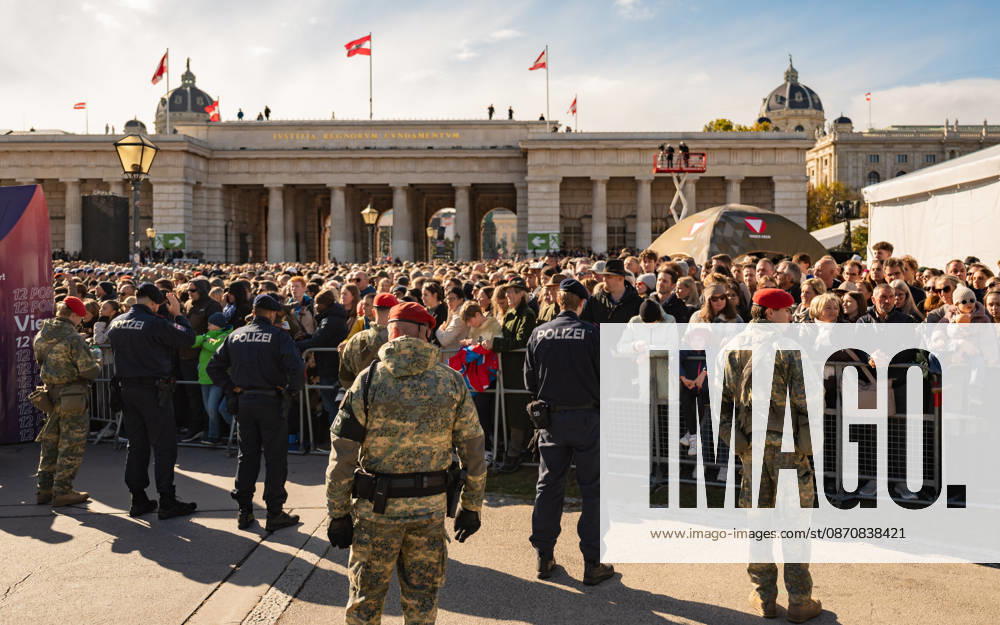 Official celebrations for Austria s National Day 2026 Oath-taking ceremony during the official celebrations for National Day 2026 at Heldenplatz in Vienna, Austria. The photo shows the crowd in Vienna at Heldenplatz, Vienna, Austria.