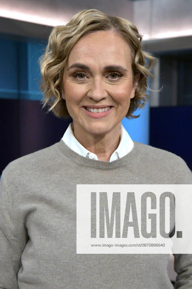 Caren Miosga on the ARD talk show *Hart aber fair* at the Adlershof Studio in Berlin, October 26, 2026 Foto:xM.xBehrensx xFuturexImagex hart_fair2610_6029
