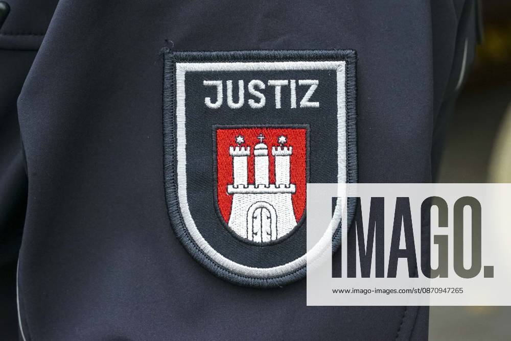 CNTV COURT Justice Coat of Arms of Hamburg on the sleeve of an officer s uniform Attack on the Nord Stream pipeline in the Baltic Sea during the trial High security measures October 27, 2026 Hamburg, Sievekingsplatz 2, Day 2 of the trial High security measures are in place at the Hamburg Regional Court, Criminal Justice Building, Hamburg, Germany