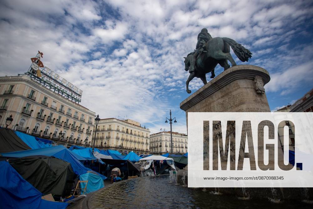 Puerta del Sol Encampment in Madrid, Spain - 27 Oct 2026 View of the statue of Charles III in Madrid’s Puerta del Sol. The encampment at Madrid’s Puerta del Sol has reached its one-month mark. Hundreds of tents remain set up by housing rights activists, who organized the occupation of the square in response to the eviction of Maricarmen—a woman in her eighties—carried out by a real estate investment fund. Madrid Spain