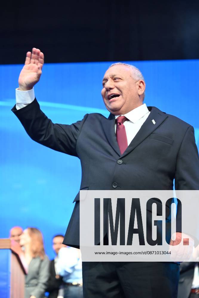 Israeli politician GADI EISENKOT, 66, waves to his supporters, gathered at the Yashar party s campaign headquarters in Tel Aviv as initial exit polls are released following Israel s parliamentary elections. The projections give the opposition bloc an advantage over Prime Minister B. Netanyahu s bloc, with neither securing a parliamentary majority. Tel Aviv Israel - ZUMAq101 20261028_zna_q101_002