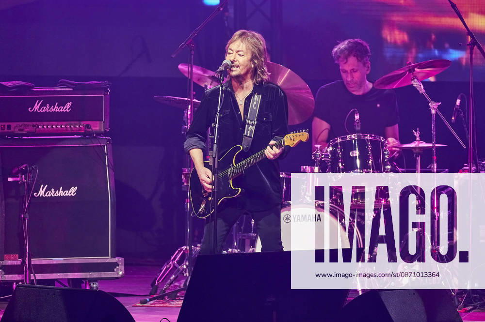 Chris Norman Band live at a concert on the Lifelines Tour at the Swiss Life Hall in Hanover, October 26, 2026 Foto:xU.xFuturexImagex norman_6012