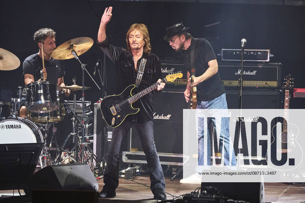 Chris Norman Band live at a concert on the Lifelines Tour at the Swiss Life Hall in Hanover, October 26, 2026 Foto:xU.xFuturexImagex norman_6033