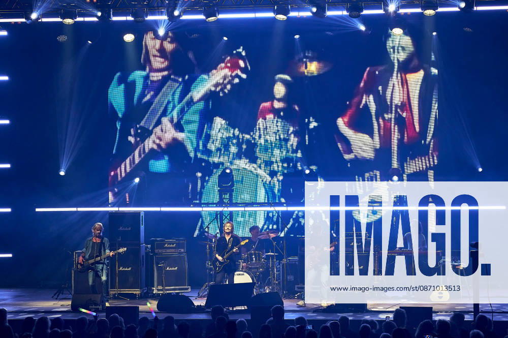 Chris Norman Band live at a concert on the Lifelines Tour at the Swiss Life Hall in Hanover, October 26, 2026 Foto:xU.xFuturexImagex norman_6040