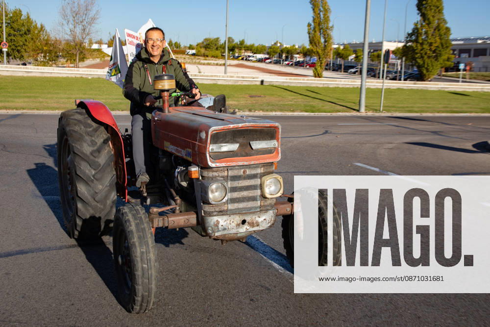 Nearly 500 tractors take to the streets of Madrid to demand a profitable agricultural sector. Several tractors head for the capital on October 28, 2026, in Majadahonda, Madrid, Spain. Nearly 500 tractors, accompanied by thousands of farmers and ranchers from all over Spain—called to action by Asaja, COAG, and Unión de Uniones, have taken to the streets of Madrid to demand urgent measures that guarantee the profitability of farms and the future of the countryside. October 28, 2026, Majadahonda, Madrid, Majadahonda, Madrid, Spain