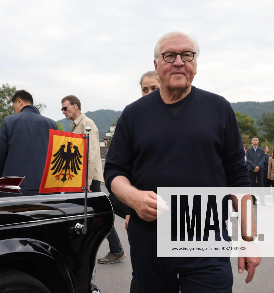 Federal President in the Yellow Mountains, China, October 28, 2026, China, Hefei, Presidential Air Service, departure of Federal President Frank Walter Steinmeier and Elke Buedenbender for China and visit to Yuping National Park in the Hangshan Mountains (Yellow Mountains), a 130-million-year-old granite formation that Caspar David Friedrich once painted; Hangshan, Anhui, China
