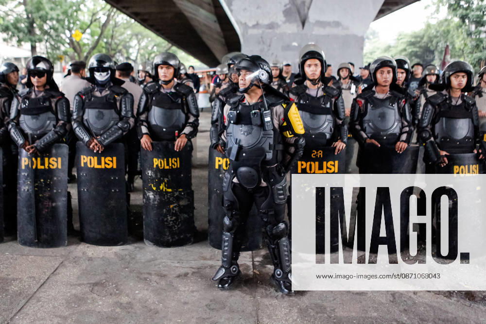 Police officers were on duty as they maintained order during a demonstration held to commemorate the 98th Youth Pledge Day in front of the West Java Regional Representative Council building in Bandung, West Java, Indonesia. During the demonstration, protesters called for forest and land fires to be declared a national disaster, demanded transparency in the budget allocation for the Free Nutritious Meals (MBG) program, and urged the government to address social welfare issues. Bandung Indonesia - ZUMAa305 20261028_zip_a305_014