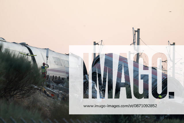 October 28, 2026, Urda, Toledo, Spain: At least 68 people have died and dozens more were injured after two high-speed passenger trains collided near Urda station in the province of Toledo on Wednesday morning, regional authorities confirmed. The catastrophe occurred at approximately 08:53 AM when a state-owned Renfe AVE train struck the rear of a stationary train operated by private carrier Iryo. More than 500 passengers were on board both convoys, which were traveling along the Madrid-Andalusia high-speed corridor. Spanish Transport Minister ü scar Puente stated that the collision followed a safety system failure, after which an inexplicable order was issued from the control center allowing the A - ZUMAd308 20261028_zsp_d308_064