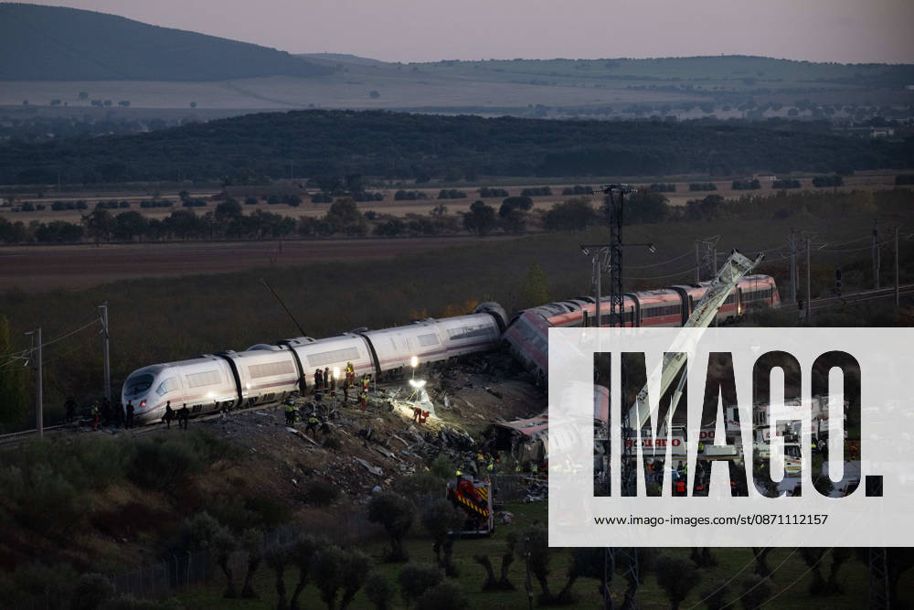 October 28, 2026, Urda, Toledo, Spain: October 28, 2026, Urda, Toledo, Spain: At least 68 people have died and dozens more were injured after two high-speed passenger trains collided near Urda station in the province of Toledo on Wednesday morning, regional authorities confirmed. The catastrophe occurred at approximately 08:53 AM when a state-owned Renfe AVE train struck the rear of a stationary train operated by private carrier Iryo. More than 500 passengers were on board both convoys, which were traveling along the Madrid-Andalusia high-speed corridor. Spanish Transport Minister o¼ scar Puente stated that the collision followed a safety system failure, after which an inexplicable order was issu - ZUMAd308 20261028_zsp_d308_161