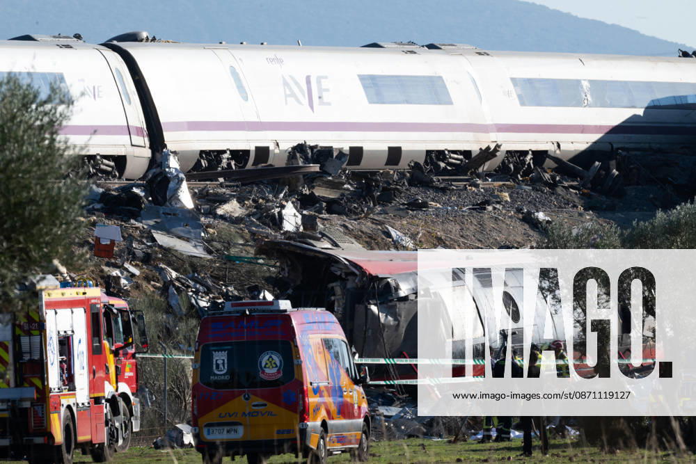 At least 68 people have died and dozens more were injured after two high-speed passenger trains collided near Urda station in the province of Toledo on Wednesday morning, regional authorities confirmed. The catastrophe occurred at approximately 08:53 AM when a state-owned Renfe AVE train struck the rear of a stationary train operated by private carrier Iryo. More than 500 passengers were on board both convoys, which were traveling along the Madrid-Andalusia high-speed corridor. Spanish Transport Minister Puente stated that the collision followed a safety system failure, after which an inexplicable order was issued from the control center allowing the AVE to proceed despite a red signal. Prime Minis - ZUMAd308 20261028_zsp_d308_177
