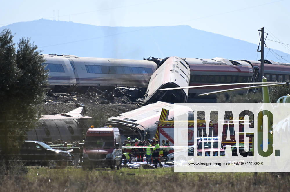 (261029) -- BEIJING, Oct. 29, 2026 -- This photo taken on Oct. 28, 2026 shows the site of a high-speed train collision in Toledo province, Spain. At least 68 people were killed and dozens of others injured in the train accident in central Spain. ) XINHUA PHOTOS OF THE DAY ChengxMin