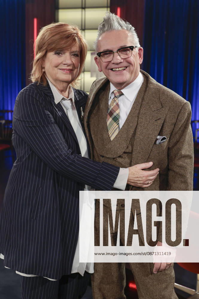 Christine Westermann and Götz Alsmann during the taping of the WDR talk show *Kölner Treff* at WDR Studio BS 3 in Cologne, October 29, 2026 Foto:xR.xSchmiegeltx xFuturexImagex koelner_treff2910_6015