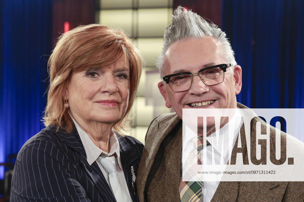 Christine Westermann and Götz Alsmann during the taping of the WDR talk show *Kölner Treff* at WDR Studio BS 3 in Cologne, October 29, 2026 Foto:xR.xSchmiegeltx xFuturexImagex koelner_treff2910_6017