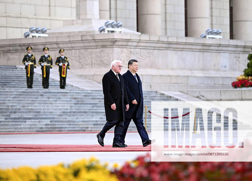 (261030) -- BEIJING, Oct. 30, 2026 -- Chinese President Xi Jinping holds a welcome ceremony for German President Frank-Walter Steinmeier at the square outside the east gate of the Great Hall of the People prior to their talks in Beijing, capital of China, Oct. 30, 2026. Xi held talks with Steinmeier, who is on a state visit to China, in Beijing on Friday. ) CHINA-BEIJING-XI JINPING-GERMAN PRESIDENT-TALKS (CN) YinxBogu