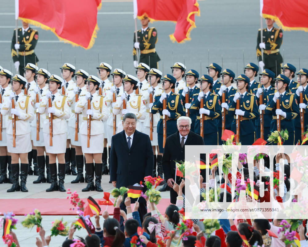 (261030) -- BEIJING, Oct. 30, 2026 -- Chinese President Xi Jinping holds a welcome ceremony for German President Frank-Walter Steinmeier at the square outside the east gate of the Great Hall of the People prior to their talks in Beijing, capital of China, Oct. 30, 2026. Xi held talks with Steinmeier, who is on a state visit to China, in Beijing on Friday. ) CHINA-BEIJING-XI JINPING-GERMAN PRESIDENT-TALKS (CN) WangxYe