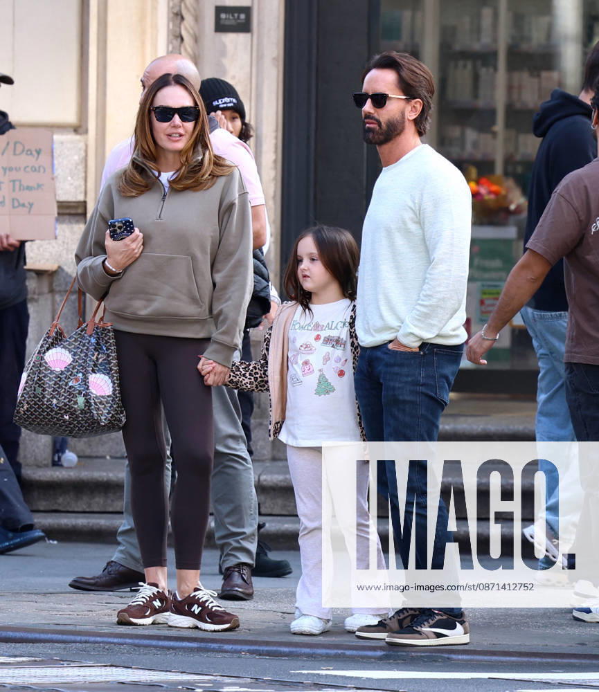 Exclusive - Tamara Ecclestone out in New York Exclusive. English socialist Tamara Ecclestone with her daughter and husband Jay Rutland are strolling and shopping in Soho, they are having lunch at Jack s Wife Freda in New York, NY on October 30, 2026. Photo by Dylan Travis ABACAPRESS.COM New York NY