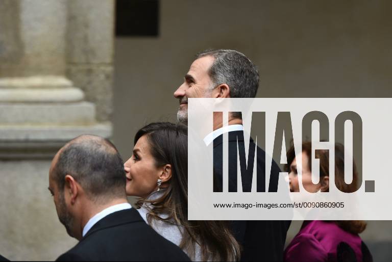 Spain s King Felipe VI (C-R) and Queen Letizia (C-L) arrive at Alcala de Henares University to hand in the 2018 Miguel de Cervantes Literature Award to Uruguayan poet Ida Vitale (unseen), in Alcala de Henares, outside Madrid, Spain, 23 April 2019. The Cervantes Award, worth at 125,000 euro cash prize, is the most important prize to literature in spanish and the awarding ceremony is held each 23 April to mark Miguel de Cervantes death date. Cervantes Literature awarding ceremony !ACHTUNG: NUR REDAKTIONELLE NUTZUNG!