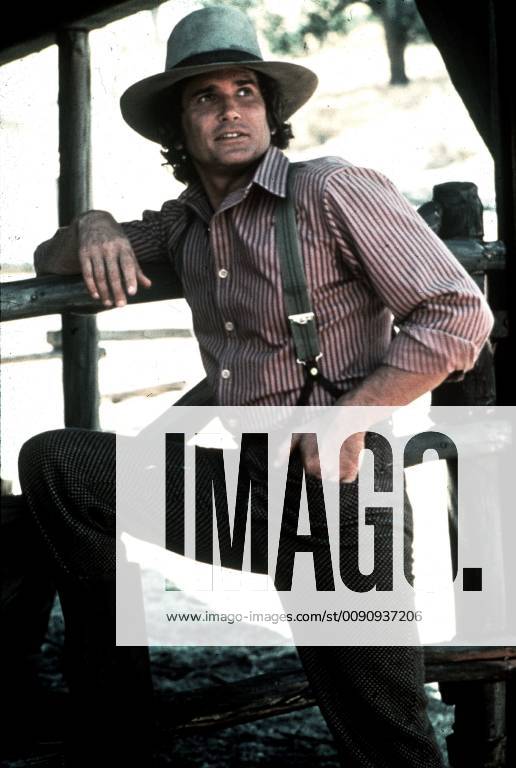 Michael Landon, 30. Todestag am 1. Juli UNSERE KLEINE FARM Little House on the Prairie USA 1983 Der Präsident der Landverwertungsgesellschaft hat die Bürger von Walnut Grove vor die Wahl gestellt: Entweder sie arbeiten für die Company oder sie müssen die Stadt verlassen. Als die rechtlichen Möglichkeiten erschöpft sind, beschliessen die Bürger, lieber den Besitz zu zerstören, als ihn in fremde Hände zu geben... Foto: Charles Ingalls (MICHAEL LANDON) aka. Little House on the Prairie UNSERE KLEINE FARM USA 1983