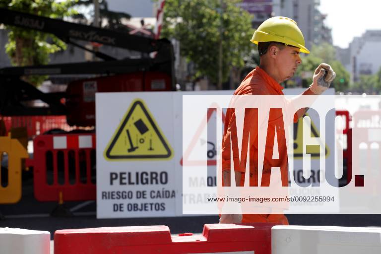 Buenos Aires, Buenos Aires, Argentina - Investments in public works grew by a high percentage in an election year on 13 July 2019 in Buenos Aires, Argentina. Buenos Aires Argentina - ZUMAn230 20181023_zaa_n230_1095