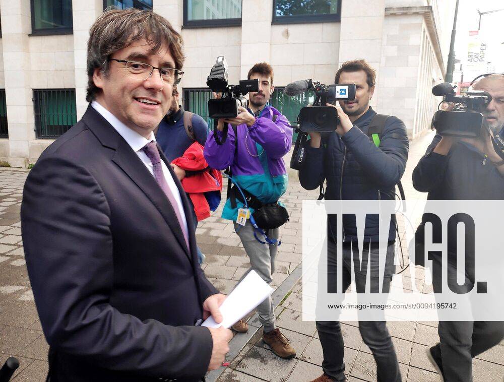 Former Catalan regional President Carles Puigdemont, who escaped to Belgium back in 2017 to avoid Spanish Justice, is seen after Puigdemont gave in voluntarily to Belgian authorities in relation to a European Arrest Warrant ordered four days before by the Spanish Supreme Court in Brussels, Belgium, 18 October 2019. The Spanish Supreme Court ordered a European Arrest Warrant against Puigdemont after the announcement of the sentence of Catalan leaders for sedition and embezzlement for holding an illegal referendum on 01 October 2017. Judge Llarena, in charge of the so-called proces trial has announced he will inform Belgian authorities that Puigdemont is not immune as he is not a European MP. Puigdemont gives in to Belgian authorities !ACHTUNG: NUR REDAKTIONELLE NUTZUNG!