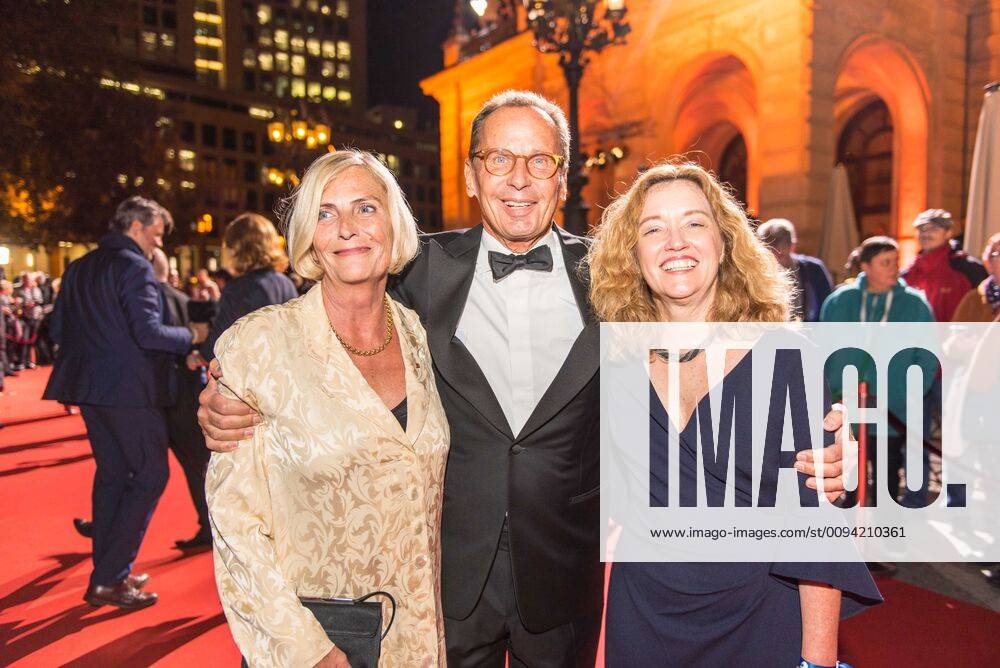 Frankfurt am Main Hessischer Film und Kinopreis Winner of the Hessian Prime Ministers Honorary Prize Claudia Dillmann, Nikolaus Hensel and Ellen Harrington from left to right