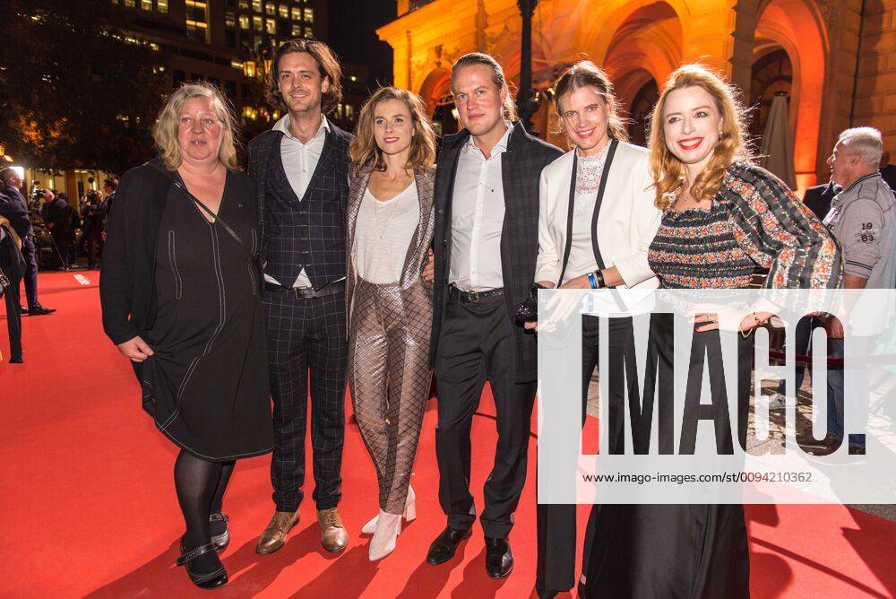 Frankfurt am Main Hessischer Film und Kinopreis Die Filmfamilie des besten Films Bruder Schwester Herz Film by Tom Sommerlatte with Sebastian Fräsdorf, Karin Hanczewski