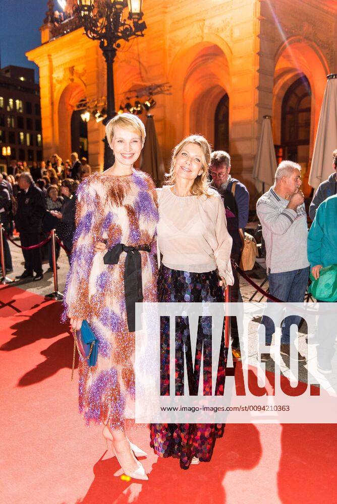 Frankfurt am Main Hessischer Film und Kinopreis Presenter Susann Atwell and actress Ursula Karven