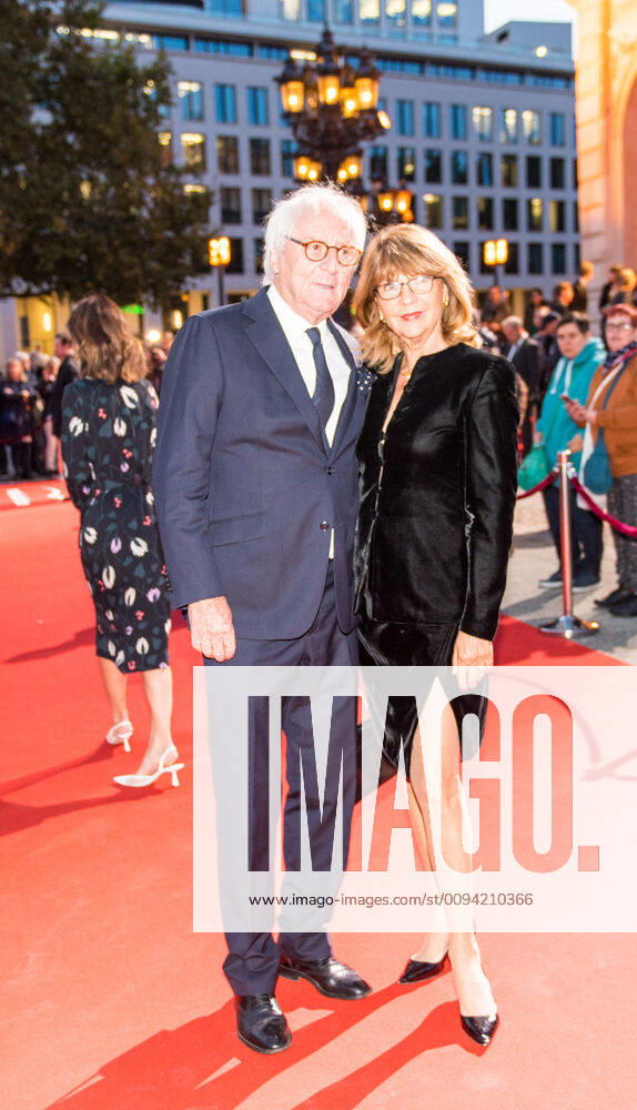 Frankfurt am Main Hessischer Film und Kinopreis Brchten Glanz und Glamour in die Main metropolis Actor Günther Maria Halmer and his wife Claudia
