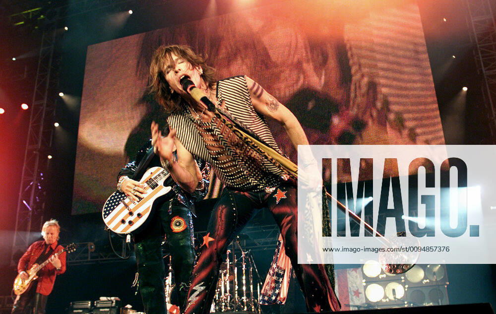 Steven Tyler & Aerosmith Film: United We Stand (2001) Director: Alan Carter 01 November 2001