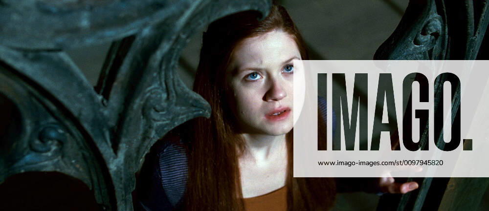 HARRY POTTER AND THE DEATHLY HALLOWS: PART 2, Bonnie Wright, 2011. 2011 Warner Bros. Ent. Harry Potter publishing rights J.K.R. Harry Potter characters, names and related indicia are trademarks of and Warner Bros. Ent. All rights reserved. Courtesy Everett Collection Warner Bros Courtesy Everett Collection !ACHTUNG AUFNAHMEDATUM GESCHÃ„TZT! PUBLICATIONXNOTxINxCANxCHNxFRAxITAxJPNxNORxPOLxRUSxESPxUKxUSA