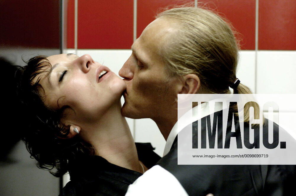 FALLING, (aka FALLEN), Ursula Strauss, Georg Friedrich, 2006. Filmladen courtesy Everett Collection Filmladen courtesy Everett Collection !ACHTUNG AUFNAHMEDATUM GESCHÄTZT! PUBLICATIONXNOTxINxCANxCHNxFRAxITAxJPNxNORxPOLxRUSxESPxUKxUSA