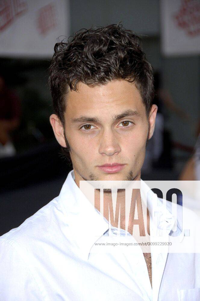 Penn Badgley at arrivals for JOHN TUCKER MUST DIE Premiere, Grauman s Chinese Theatre, Los Angeles, CA, July 25, 2006. Photo by: Michael Germana Everett Collection !ACHTUNG AUFNAHMEDATUM GESCHÃ„TZT! PUBLICATIONXNOTxINxCANxCHNxFRAxITAxJPNxNORxPOLxRUSxESPxUKxUSA
