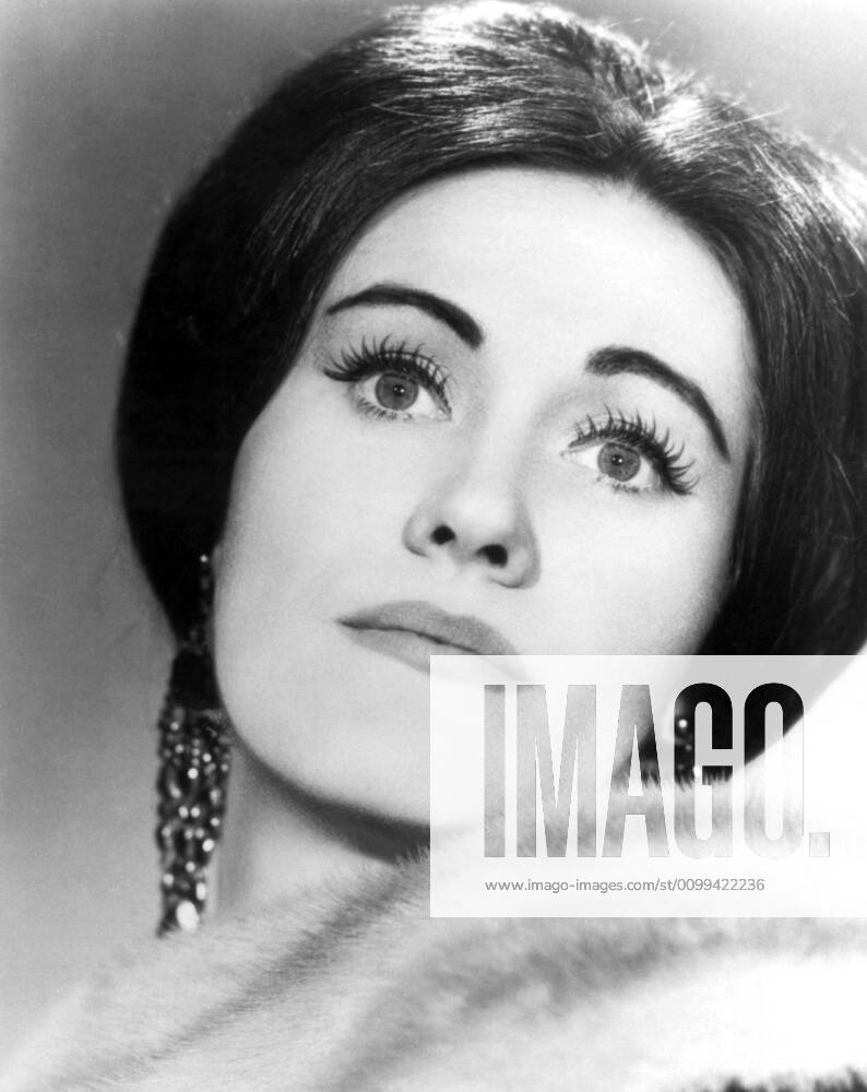 Dame Joan Sutherland, in a publicity shot for COMMAND PERFORMANCE: THE STARS SALUTE THE PRESIDENT, (aired April 2, 1981), 1981, NBC Courtesy: Everett Collection NBC Courtesy Everett Collection !ACHTUNG AUFNAHMEDATUM GESCHÄTZT! PUBLICATIONXNOTxINxCANxCHNxFRAxITAxJPNxNORxPOLxRUSxESPxUKxUSA