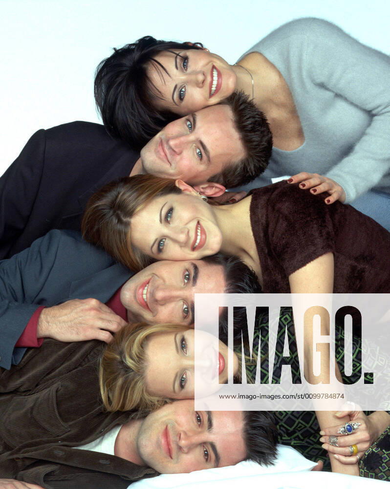 FRIENDS, (from top to bottom): Courteney Cox, Matthew Perry, Jennifer Aniston, David Schwimmer, Lisa Kudrow, Matt LeBlanc, (1997-Season 3), 1994-2004, (c)Warner Bros. Television courtesy Everett Collection Warner Bros Courtesy Everett Collection !ACHTUNG AUFNAHMEDATUM GESCHÄTZT! PUBLICATIONXNOTxINxCANxCHNxFRAxITAxJPNxNORxPOLxRUSxESPxUKxUSA