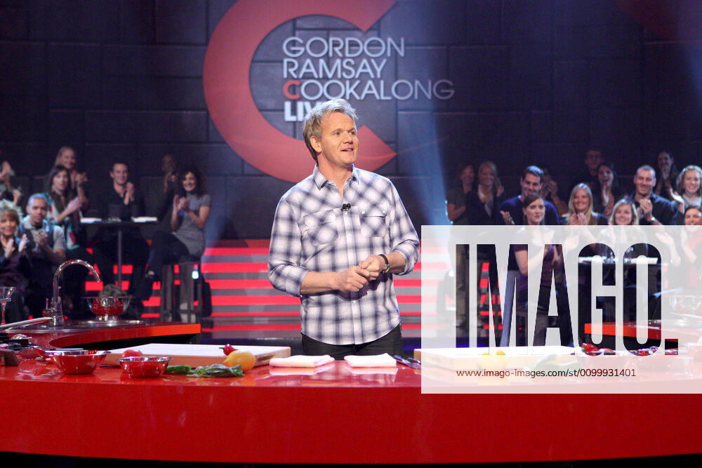 GORDON RAMSAY COOKOFF LIVE, chef Gordon Ramsay, (aired December 15, 2009), 2009. photo: Patrick Wymore Fox Courtesy: Everett Collection 20thCentFox Courtesy Everett Collection !ACHTUNG AUFNAHMEDATUM GESCHÃ„TZT! PUBLICATIONXNOTxINxCANxCHNxFRAxITAxJPNxNORxPOLxRUSxESPxUKxUSA
