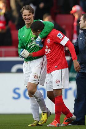 09.03.2013 Fussball Bundesliga FSV Mainz 05 - Bayer 04 Leverkusen Spieltag 25 Fussball Maenner Saison 2012 13 Jubel Christian WETKLO (Torwart, Torhueter FSV Mainz 05 - 29) - Chinedu EDE (FSV Mainz 05 - 17)