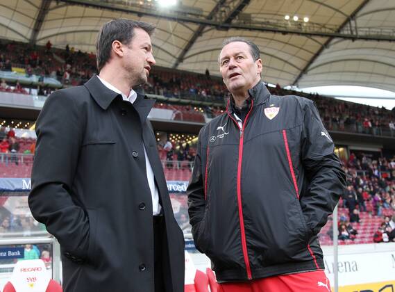 V.li. Sportdirektor Fredi Bobic (VfB), Trainer Huub Stevens (VfB) . VfB Stuttgart-Hamburger SV. Stuttgart, GER, 22.03.2014 , 26. Spieltag Fussball-Bundesliga 2013-2014.