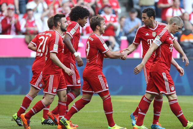 die Mannschaft freut sich ueber das Tor von Xherdan Shaqiri 11 (FC Bayern Muenchen) FC Bayern Muenchen vs. TSG 1899 Hoffenheim, Fussball, 1.Bundesliga, 29.3.2014 EP_ckt