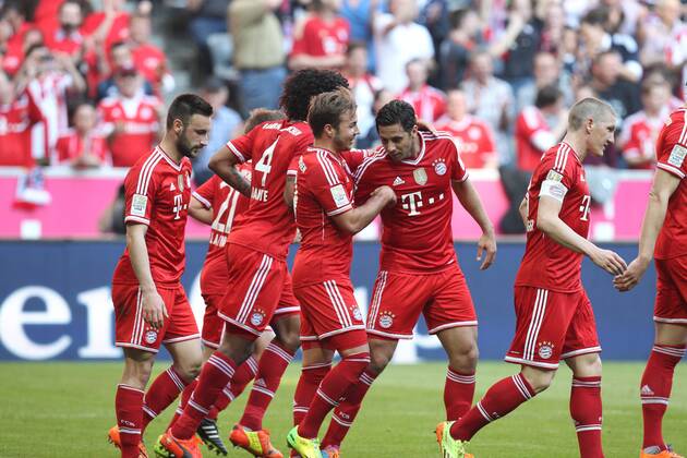 die Mannschaft freut sich ueber das Tor von Xherdan Shaqiri 11 (FC Bayern Muenchen) FC Bayern Muenchen vs. TSG 1899 Hoffenheim, Fussball, 1.Bundesliga, 29.3.2014 EP_ckt