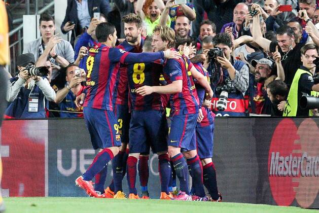die Mannschaft freut sich ueber das Tor von +g10 ueber das 1:0 , FC Barcelona Barca vs. FC Bayern Muenchen, Fussball, Champions League, 06.05.2015 , EP_CKT