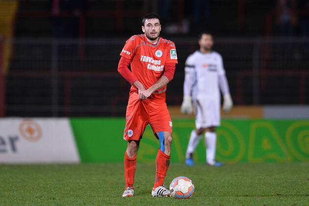 Fußball Regionalliga West 22. Spieltag Rot-Weiß Oberhausen - Rot Weiss Ahlen am 05.02.2016 im Stadion Niederrhein in Oberhausen Alexander Scheelen ( Oberhausen ) Foto: Osnapix TT