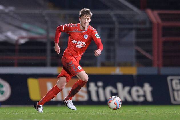 Fußball Regionalliga West 22. Spieltag Rot-Weiß Oberhausen - Rot Weiss Ahlen am 05.02.2016 im Stadion Niederrhein in Oberhausen Oliver Steurer ( Oberhausen ) Foto: Osnapix TT