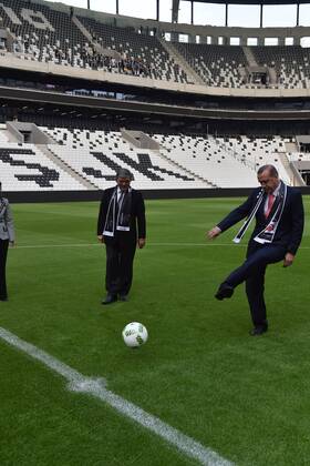Turkish President Recep Tayyip Erdogan and 11. President of Turkey Abdullah Gul plays soccer during the inauguration Vodafone Arena Inonu Stadium, the brand new Istanbul waterfront stadium of the Besiktas.  15349732