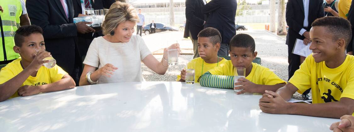 Queen Mathilde of Belgium pictured during a meeting of Belgian royal couple with street children project Amar, partner of Belgian NGO KIYO for children s rights at MAM (Museu of Arte Moderna), in the margin of the presence of the royal couple in Rio, Brazil for the 2016 Olympic Games Olympische Spiele Olympia OS Friday 05 August 2016. BENOITxDOPPAGNE x04903962x