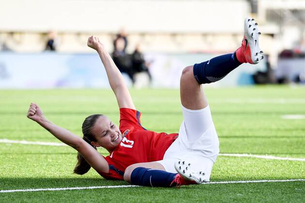 170919 Guro Reiten of Norway celebrates after scoring 3-0 during the FIFA Women s World Cup Qualifier match between Norway and Slovakia on September 19, 2017 in Sarpsborg. Photo: Fredrik Varfjell BILDBYRN kod FV 150013 Copyright: FREDRIKxVARFJELL BB170919BB242