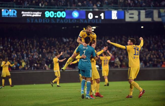 Foto IPP Felice De Martino Napoli 01 12 2017 Calcio Campionato italiano serie A 2017 2018 Napoli - Juventus Nella foto: gianluigi buffon, claudio marchisio giorgio chiellini e andrea barzagli festeggiano la vittoria Italy Photo Press World Copyright  0